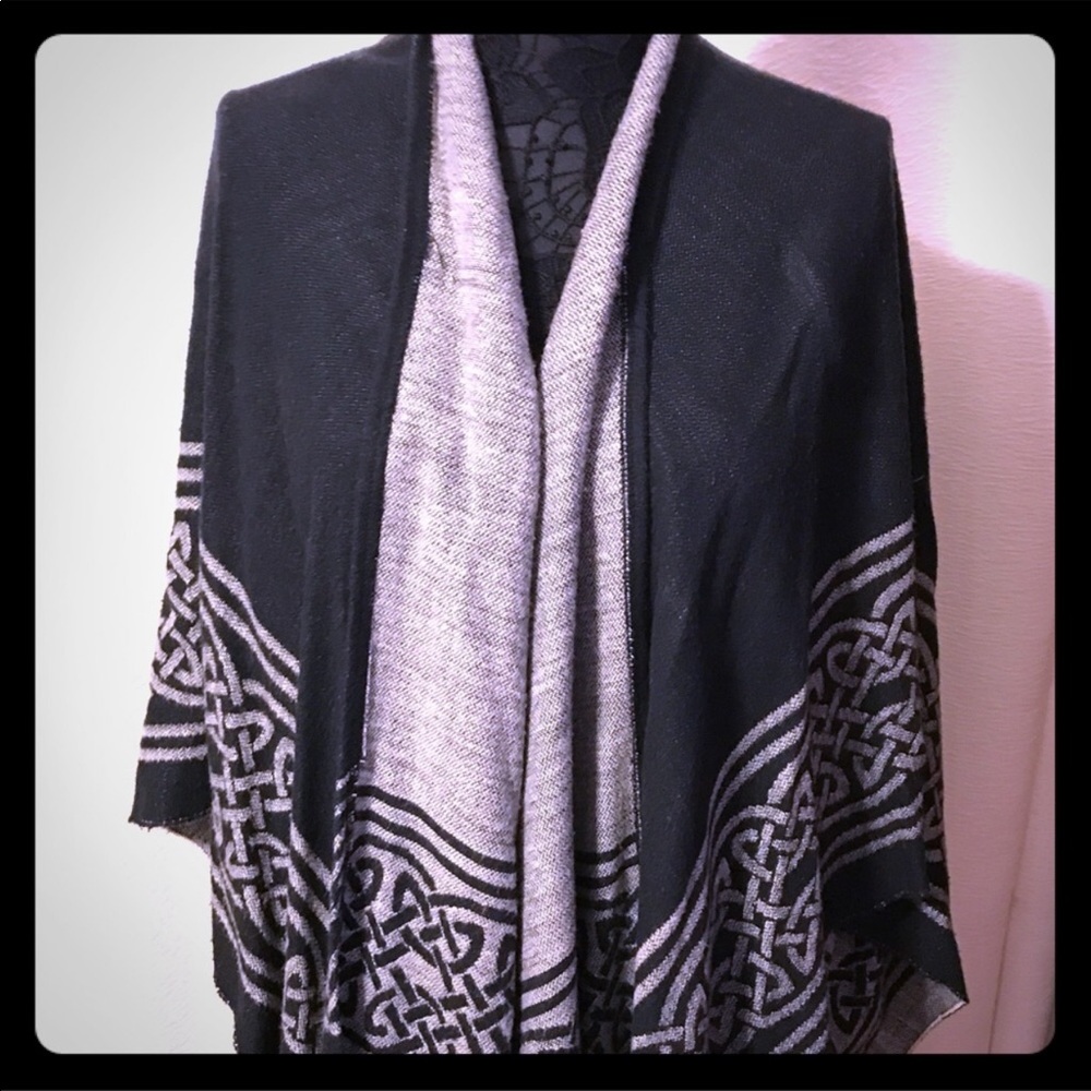 Black and White Cape. One SIZE